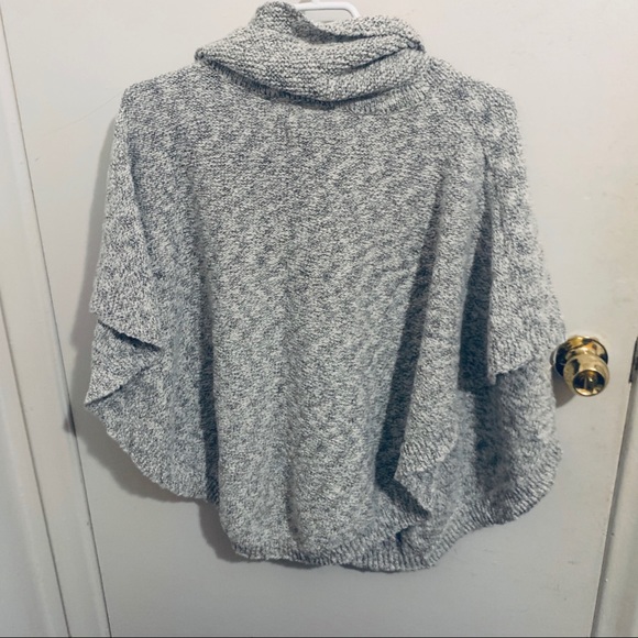 Roots Grey Cape Shrug - Picture 6 of 6